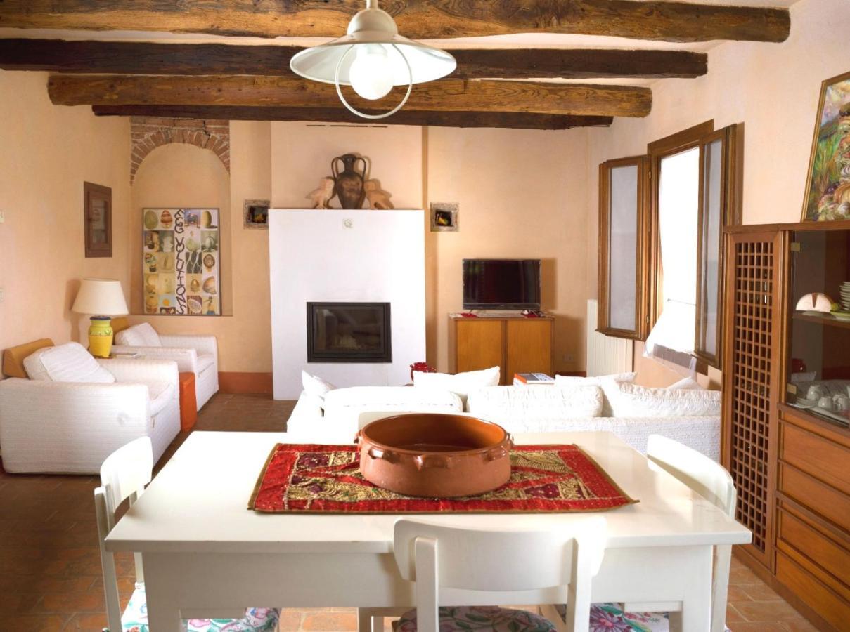 La Casa Di Laura Appartement Castelcucco Buitenkant foto