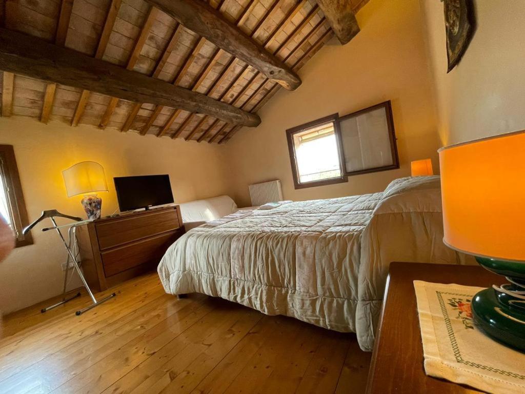 La Casa Di Laura Appartement Castelcucco Buitenkant foto